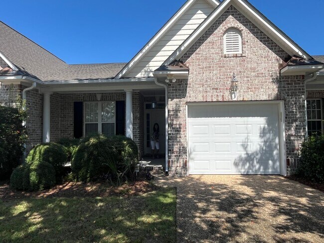 Building Photo - 1005 E Shearwater Ln
