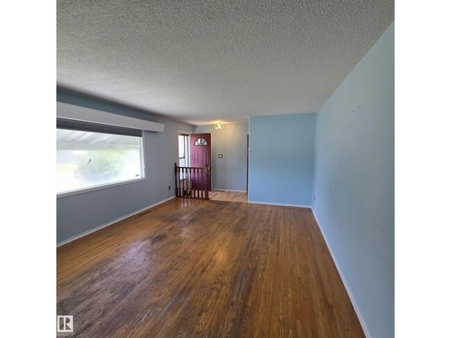 Building Photo - 13007-13079 79 St NW