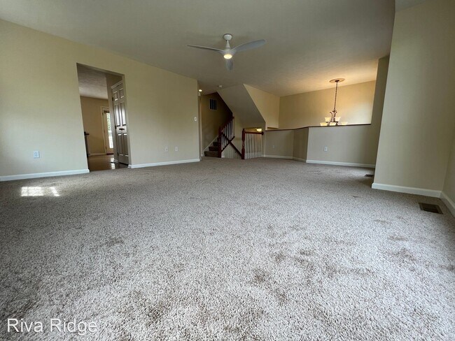 Building Photo - 3 br, 2.5 bath House - 410 Village Place