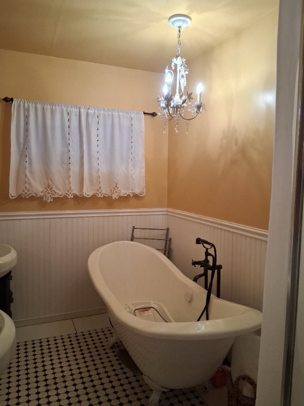 Building Photo - 1022 S Vancouver Ave