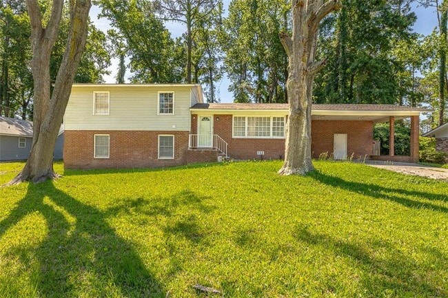 Building Photo - 150 Fairway Oaks Dr