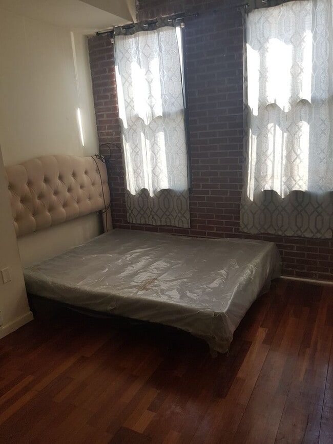 Photo - 1435 W Tioga St Apartment
