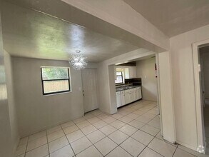 Building Photo - 226 6th Jpv St