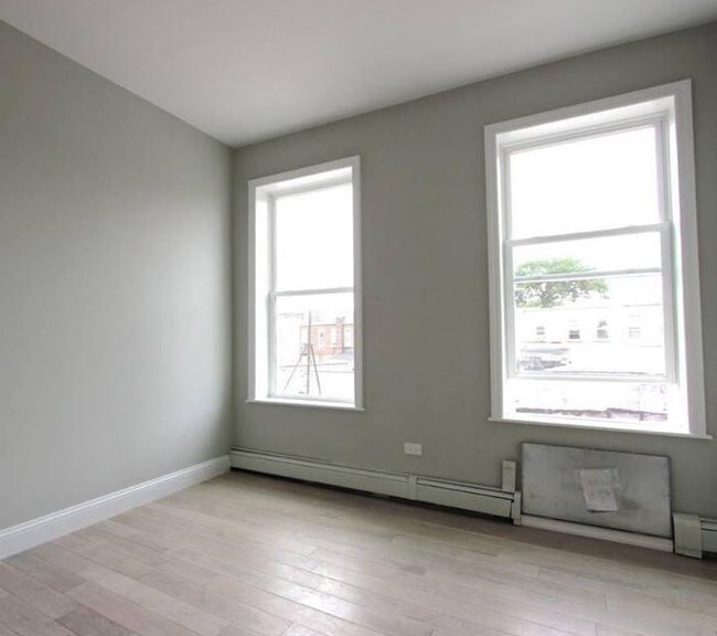 Building Photo - 2414 35th St