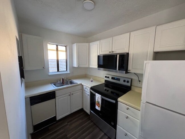 Foto del edificio - CountryPlace Townhomes off Lakeside Drive