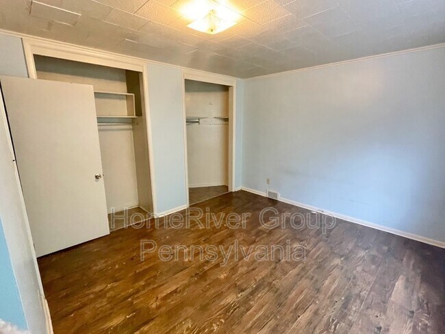 Building Photo - 415 E Brady St