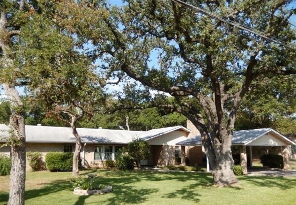 Foto principal - Available Early July: Spacious Home With L...