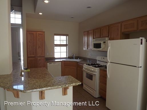 Building Photo - 3 br, 2.5 bath House - 131 Tilbury Ave