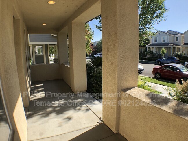 Building Photo - 40062 Stowe Rd