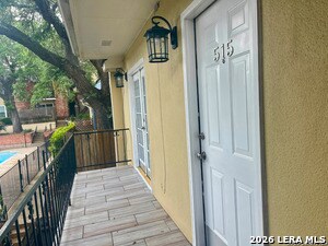 Foto del edificio - 6718 Callaghan Rd