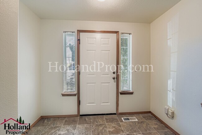Foto del edificio - 3127 NE 103rd Pl