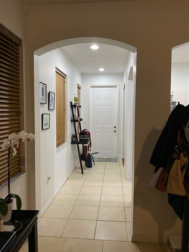 Foto del edificio - 4220 NE 9th St