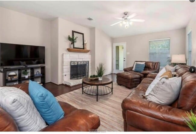 Building Photo - 912 Whitewing Ln