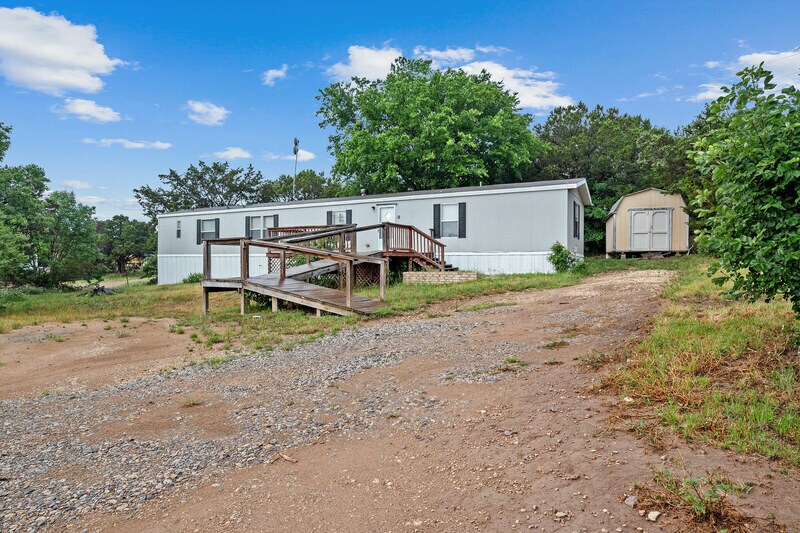 Primary Photo - 4940 Peachtree Cir