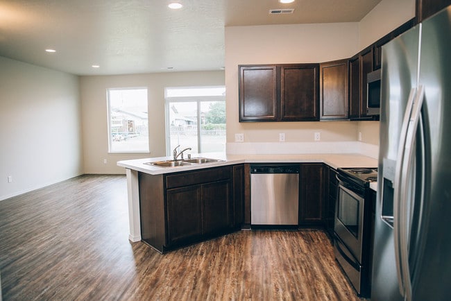 Foto del edificio - 303 S Marigold Ln