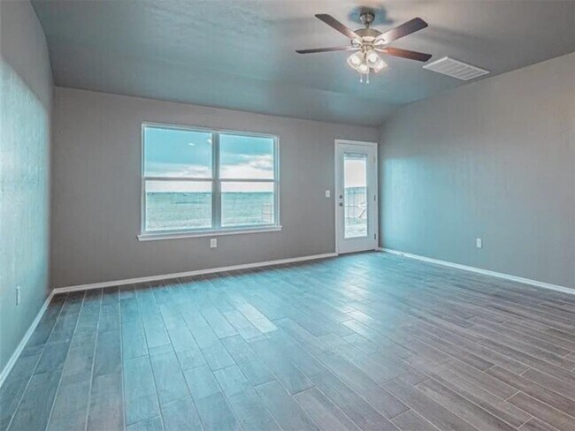 Foto del edificio - 1529 Highland Loop