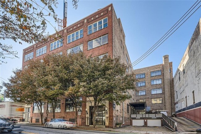 Building Photo - 426 Marietta St NW