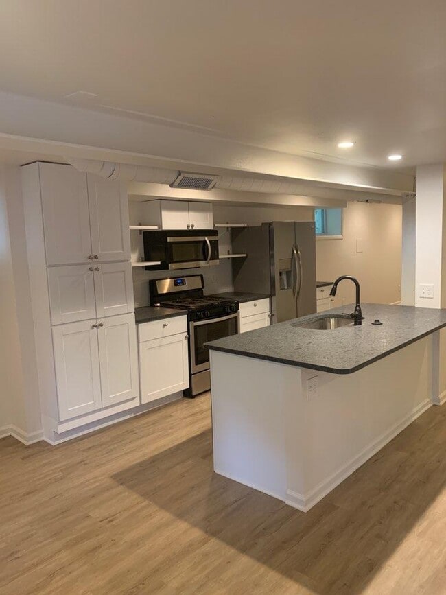 Building Photo - 4373 Maryland Ave