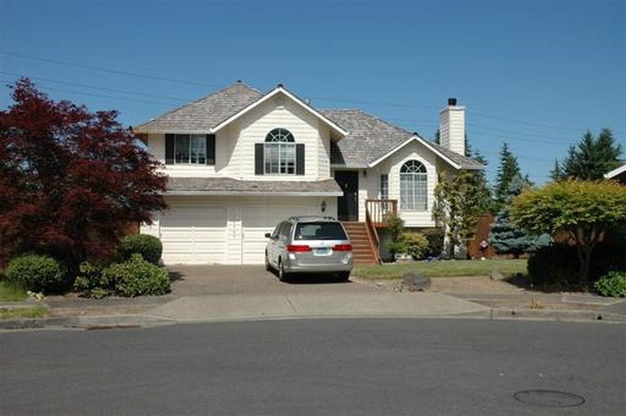 Foto principal - Burntwood West Neighborhood Home - 3 Bedro...