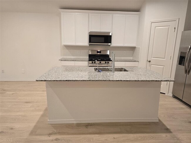 Building Photo - 5014 Cheery Cove Dr