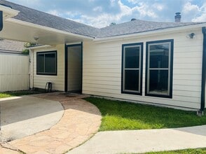 Building Photo - 8814 Beau Monde Dr