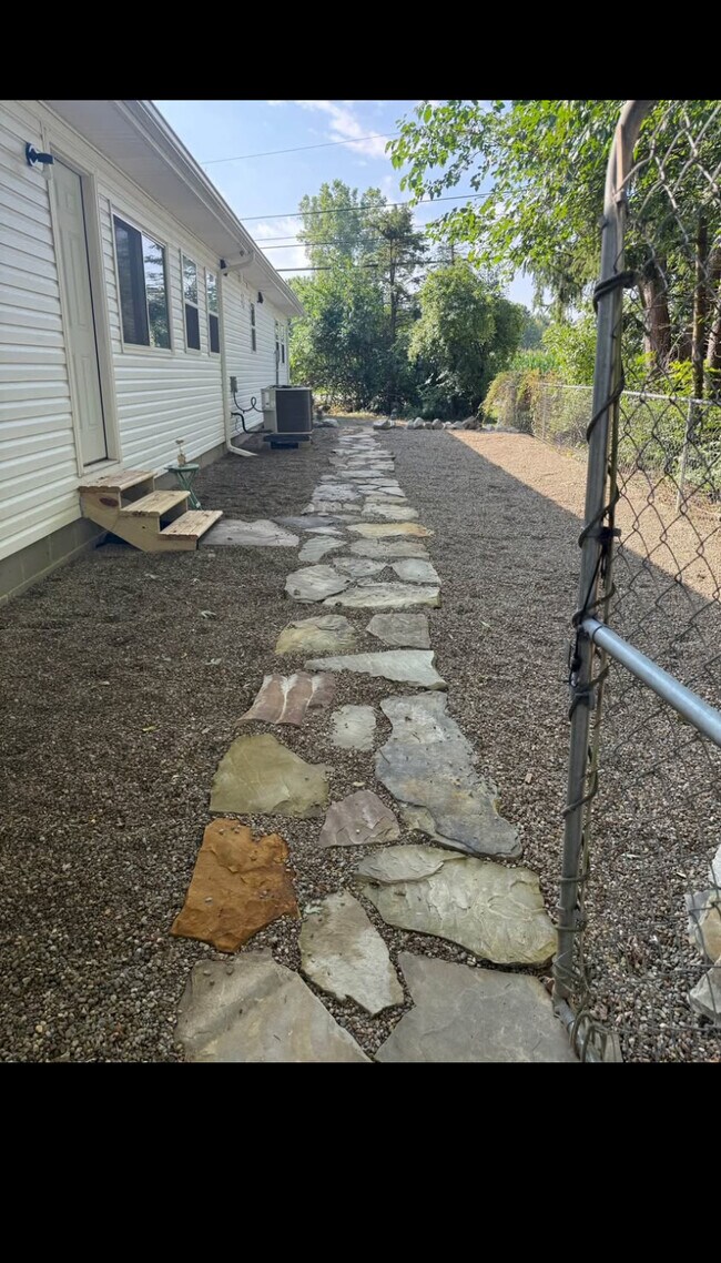 Foto del edificio - 403 Palomino Ct