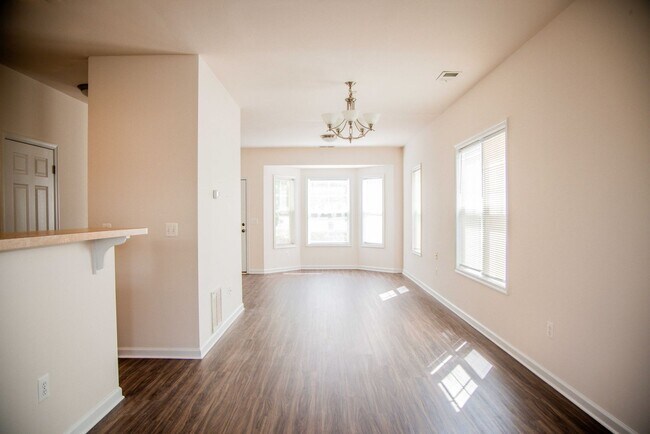 Foto del edificio - Comfort, Convenience, and Community Living...