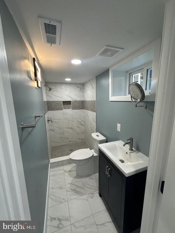 Foto del edificio - 744 E Cold Spring Ln