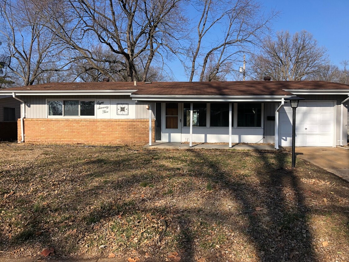 875 Derhake Rd, Florissant, MO 63033 House Rental in Florissant, MO