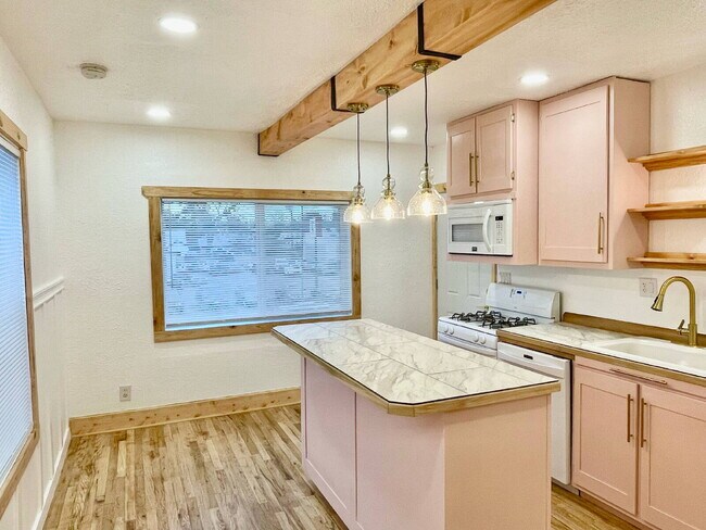 Foto del edificio - 111 16th Ave S