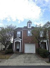 Building Photo - 2236 Dandridge Dr