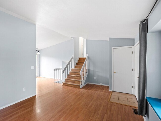 Foto del edificio - 3 Bedroom Louisville Home with Large Fence...