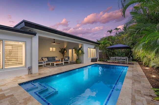 Building Photo - 450 NE 5th Cir