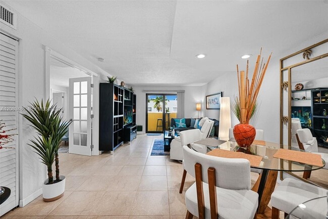 Foto del edificio - 1334 Collins Ave