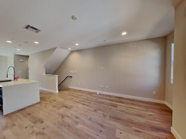 Foto del edificio - Prescott Townhouse 2/2.5 Available Now!
