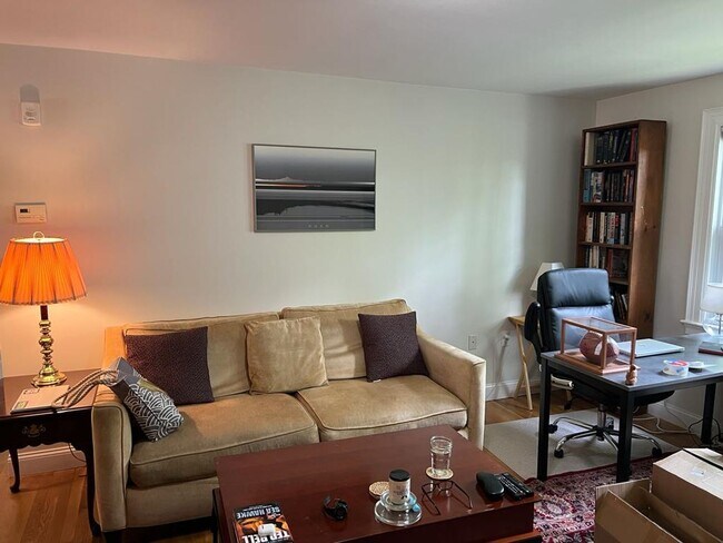 Foto del edificio - AVAILABLE FOR RENT!!! Well maintained 1 Be...