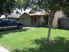Building Photo - 19947 Mountain Dale Dr
