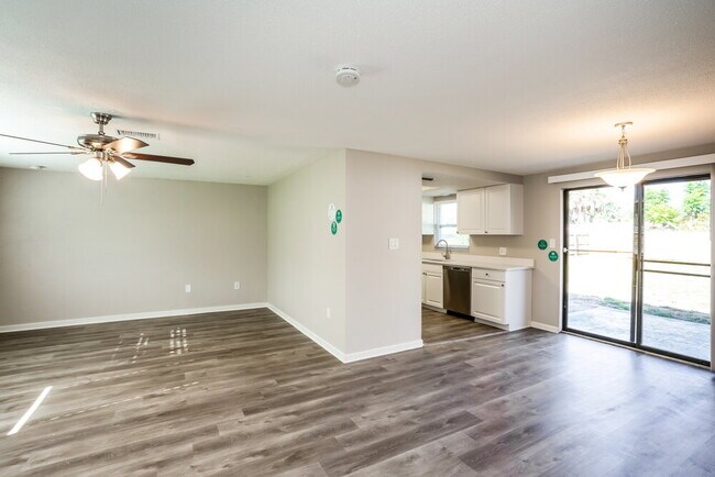 Foto del edificio - 5106 19th St W