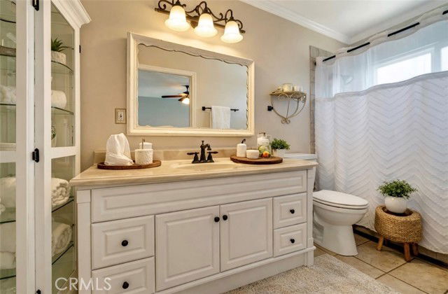 Foto del edificio - 23010 Hartland St