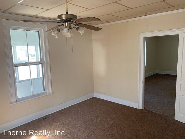 Building Photo - 3 br, 1.5 bath House - 403 W. Howard Ave