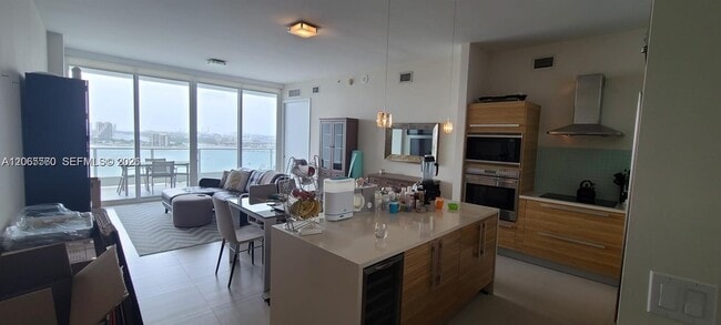 Foto del edificio - 2020 N Bayshore Dr