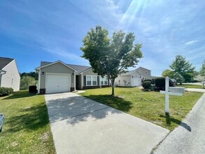 Building Photo - 3038 Regency Oaks Dr