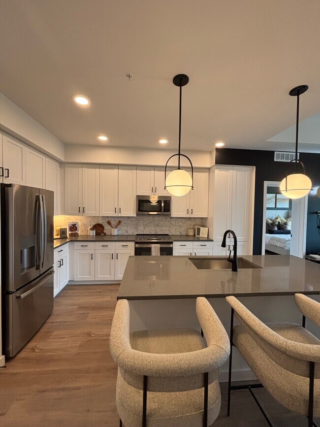 Foto del edificio - 2001 Embassy Dr