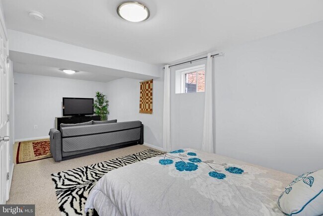 Foto del edificio - 7109 Layton Dr