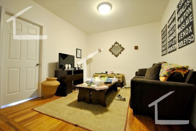 Foto del edificio - Fantastic Brookline 3 Bed in Washington Sq...