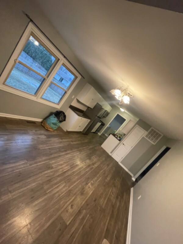 Building Photo - 609 Oswego Rd