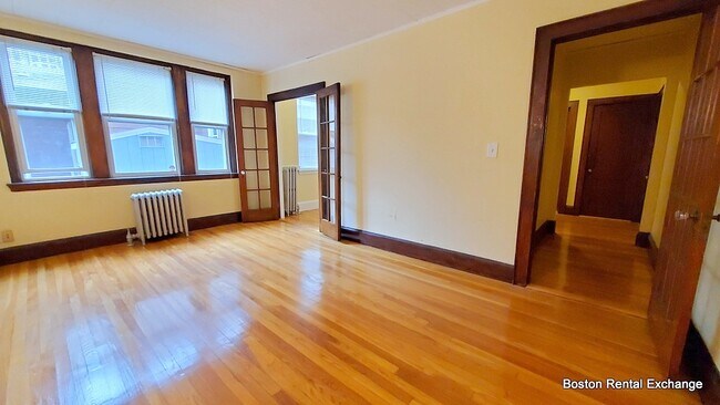 Building Photo - 18 Day St