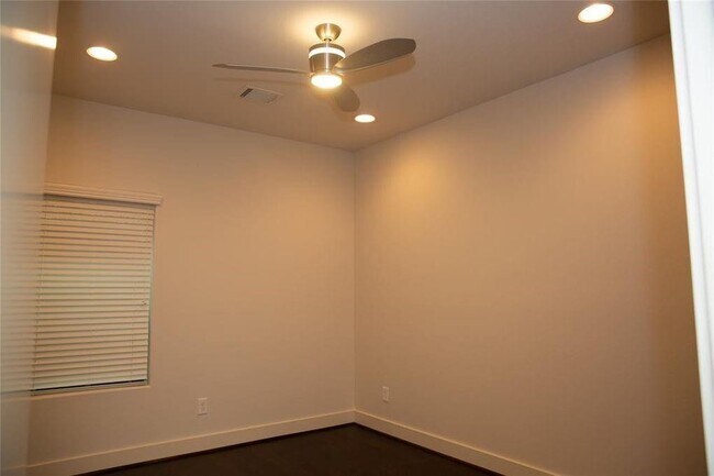 Foto del edificio - 3206 N MacGregor Way