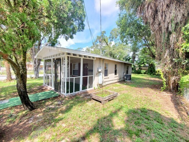 Building Photo - 2 bed 1 bath