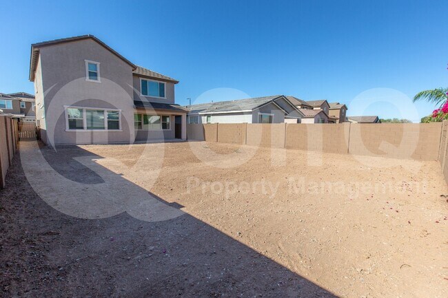 Building Photo - 9131 W Glenrosa Ave